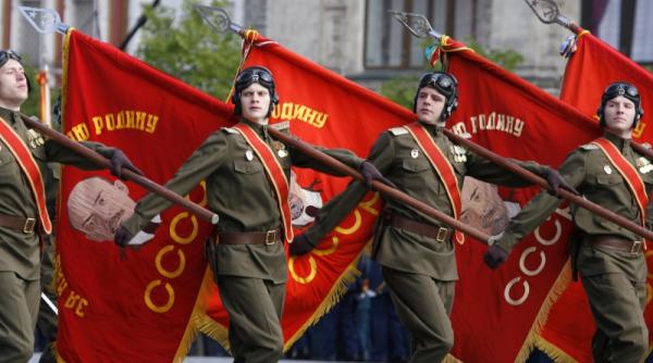 ziua victoriei cu tancuri si rachete