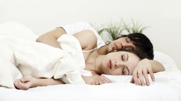 somn linistit pe saltele bio