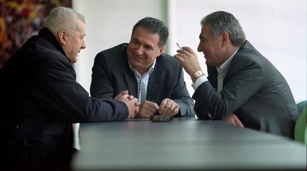 clubul ia sireturile impresarii ghetele de aur