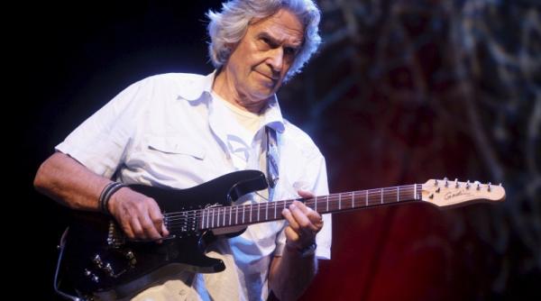 omul zilei john mclaughlin
