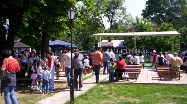 eternitatea din muzeul satului