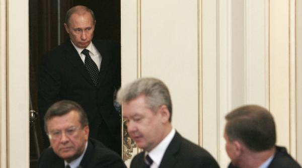 imperiul premierului