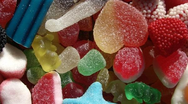 investigatie de ce unele persoane consuma o cantitate mai mare de zahar