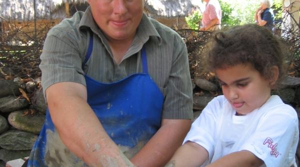 copiii si joaca de a istoria