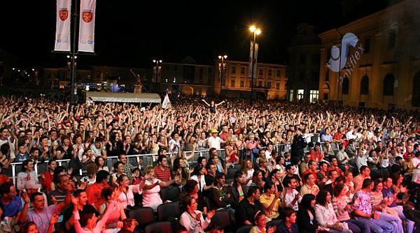 inedit marius urzica actor pe scena teatrului din sibiu