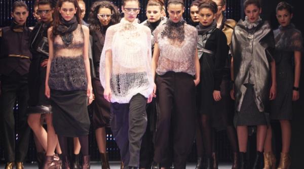 o editie de tranzitie si de schimb de generatii