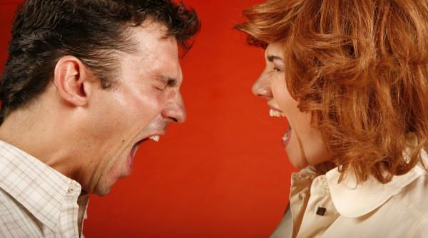 10 motive stupide care distrug un cuplu