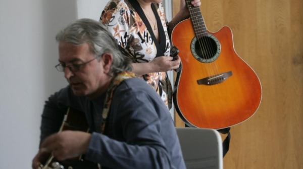 sase gaz pe folk intra in vacanta