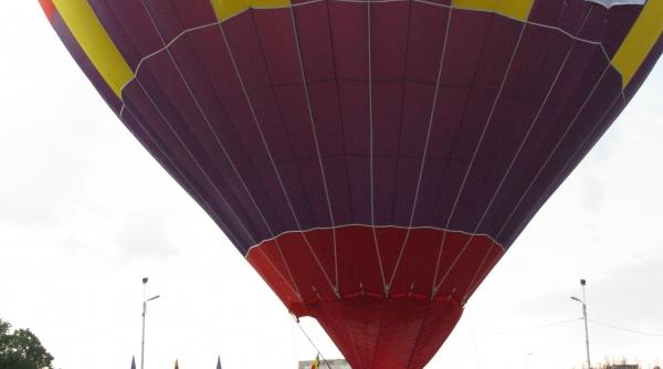 hai sa ti arat lumea din balon