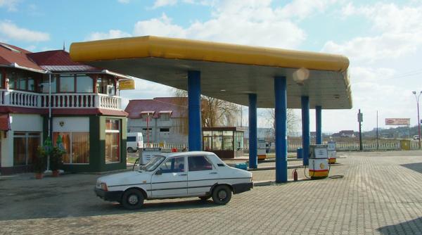 angajat isu cautat de politie pentru ca nu si a platit benzina