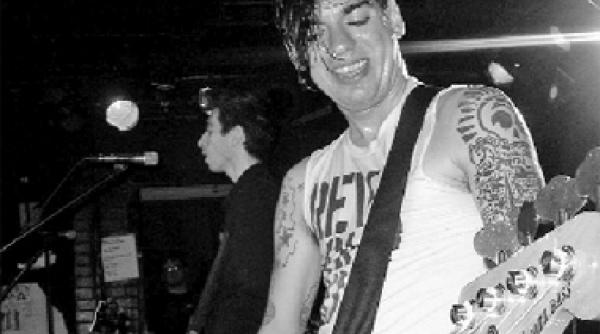 cap de afis anti flag la rock la mures