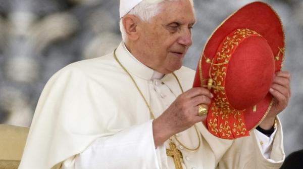 papa benedict nu se imbraca de la prada