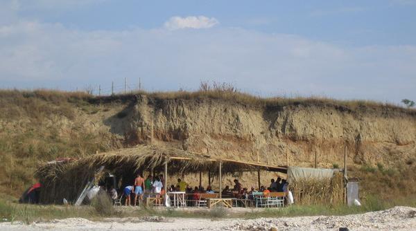 litoral buldozerele incep demolarea beach barurilor ilegale