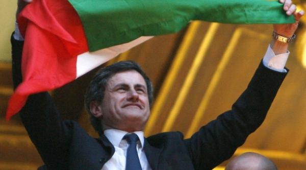 roma recensamintul romilor cu ajutor de la crucea rosie si carabinieri