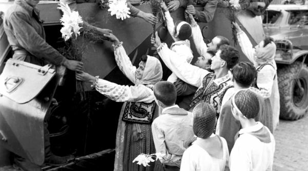 pasli na doma tovarasi