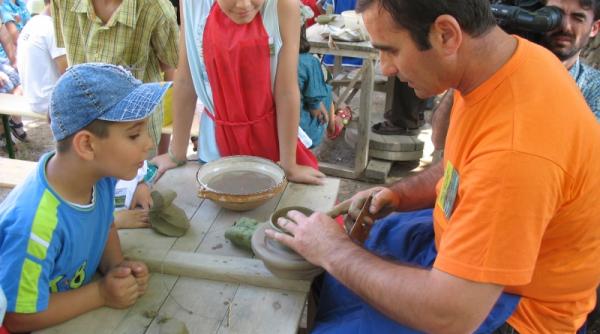 traditiile romanesti se transmit si celor mici