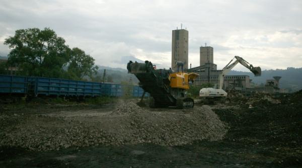 fabrici de mobila si durere pe jiu