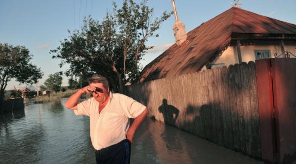 de la guvern sa traiasca 300 de lei pentru sinistrati