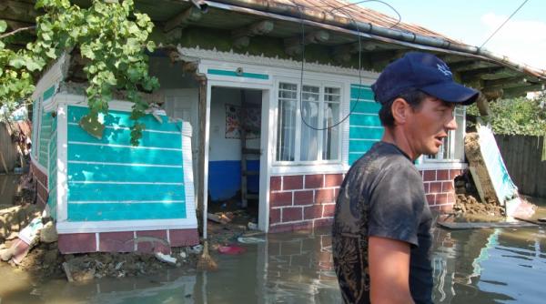 ajutoare celor saraciti de ape