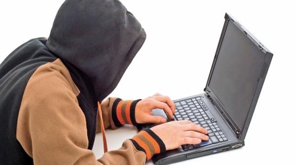 sua 11 inculpati in cel mai mare caz de furt de identitate