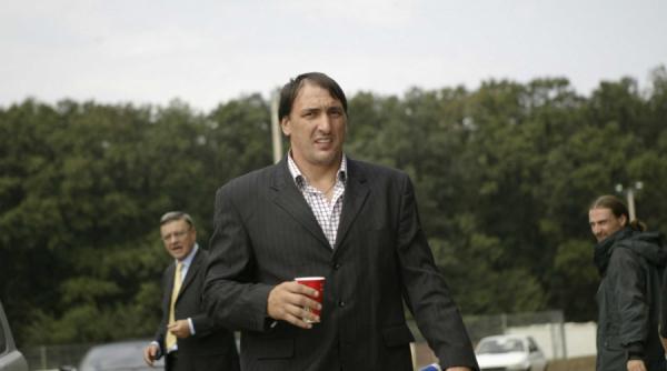 astazi e ziua ta dumitru stingaciu