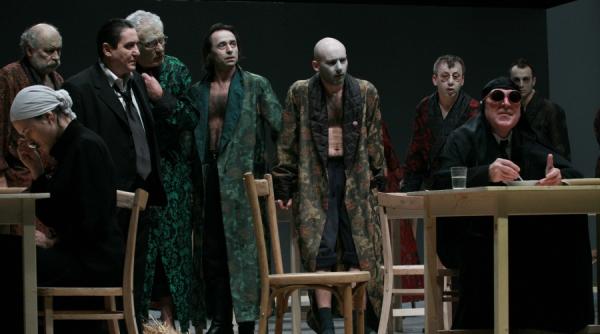 teatrul tot mai variat