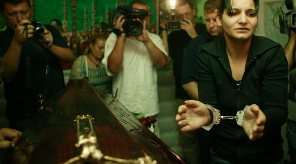 grija statului roman un sicriu de lemn pentru lucian