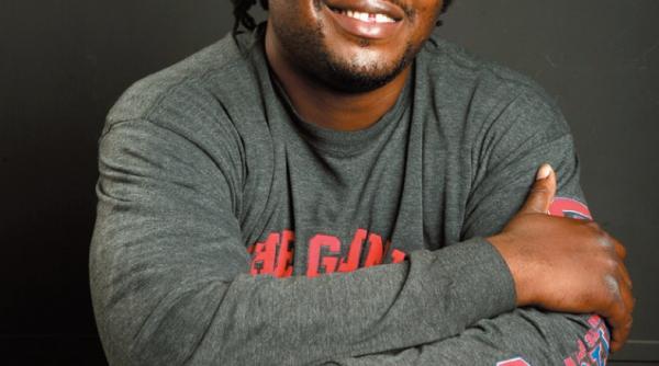 omul care picteaza cu inima