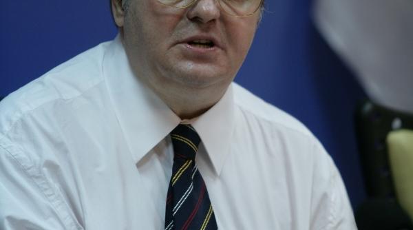 vadim il menajeaza pe basescu