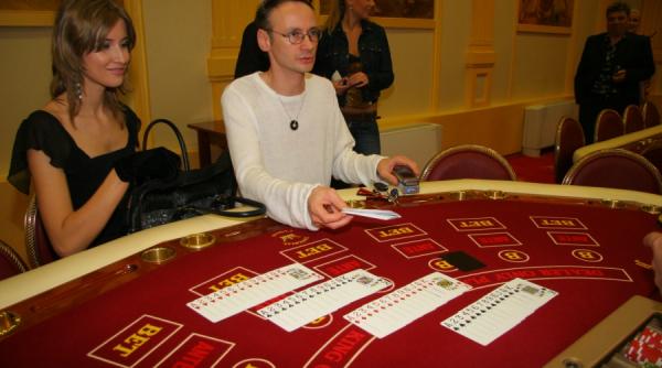 simpsonii piticii si buldogii mondeni