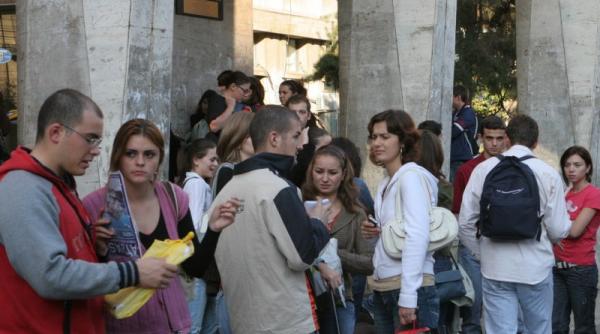 studentii vor sa intre in greva generala daca pana la 1 octombrie nu li se dubleaza bursele