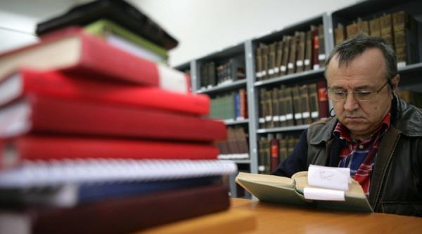 premiera icirc n rom acirc nia ion cristoiu marca notorie si inregistrata