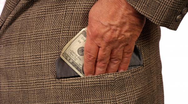 transparency international coruptia in italia este ca mafia moderna invizibila dar nu mai putin periculoasa