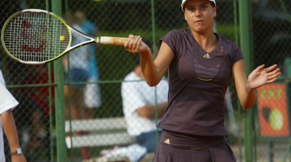 tenis sorana carstea s a calificat in semifinalele turneului de la taskent