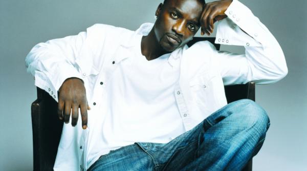 akon din nou in top cu right now na na na