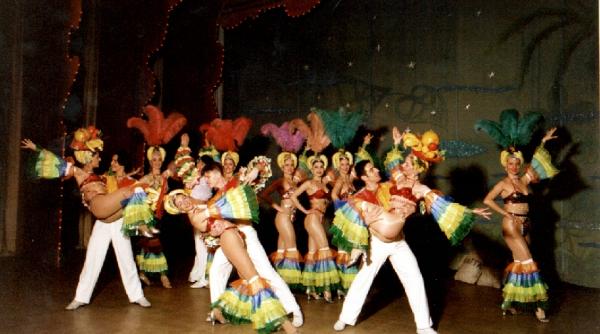 la teatrul de revista