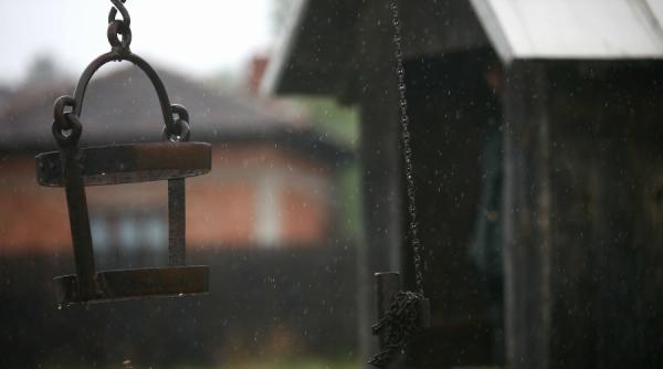 la mila ploii de cand ne stim bem apa cu viermi