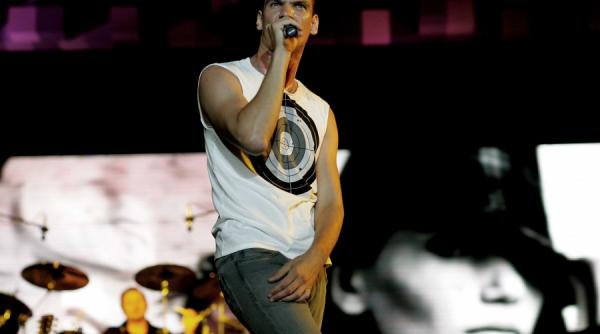 arta de a te vinde artisti brand de trupe marca