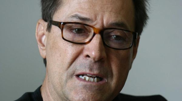 verde n fata 9679 petru popescu un scriitor dublu