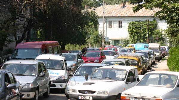 iasi ia si mai asteapta circulam un pic mai repede decat melcul