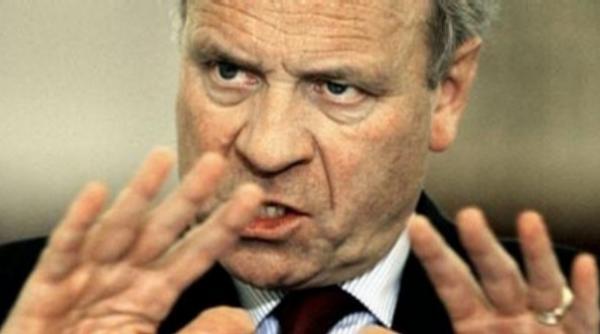 icirc n plina criza financiara jaap de hoop scheffer cere mai multi bani pentru aparare