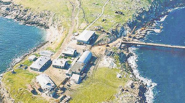 ucraina grupul de activisti bratstvo vrea sa traiasca pe insula serpilor