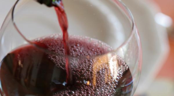 vinul rosu apara plamanii