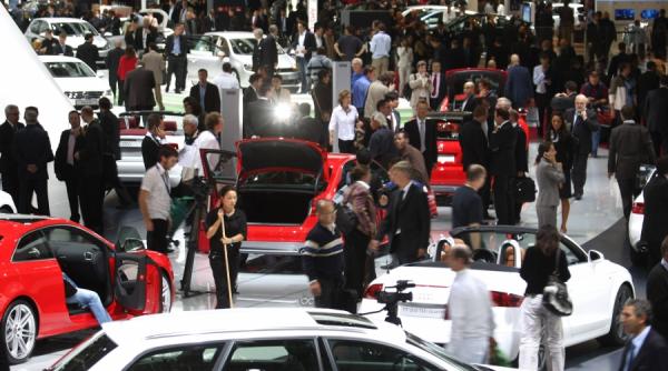 clasa mica fata cu recesiunea