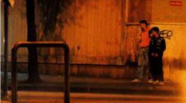 italia creste prostitutia masculina in napoli copiii romani sunt la moda