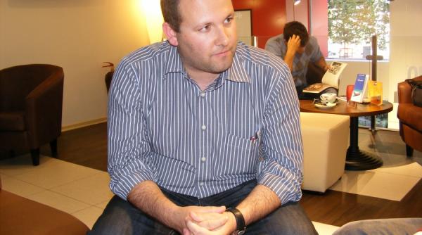 tema este cea care cucereste lumea nu autorul