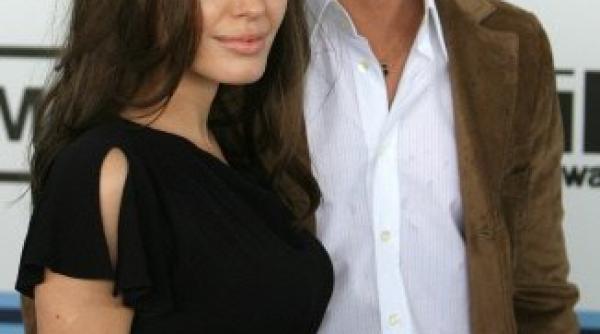 cuplul brad pitt angelina jolie vrea sa adopte inca un copil