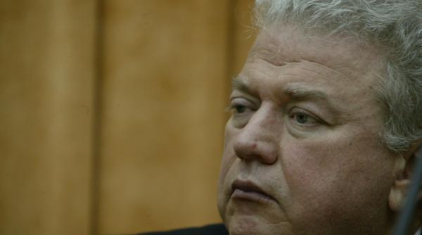 talpes balmes spionul pedofil tinichea de coada