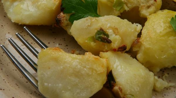 cartoful mama la muzeul satului