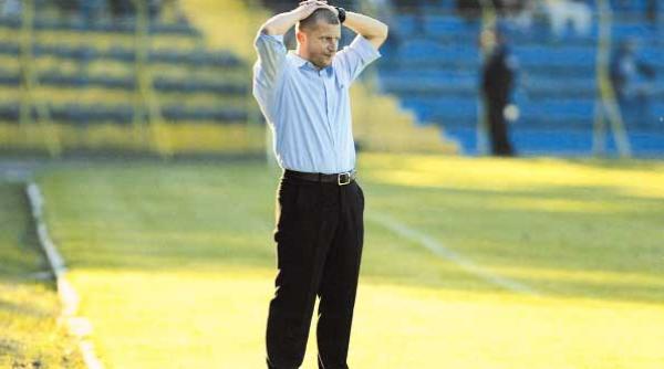 steaua icirc nca o zi fara antrenor